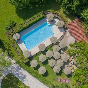 https://chateau-des-ayes-chambre-dhotes.hotels-rhonealpes.com