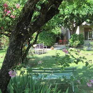 https://villa-jeanne.fr-provencehotel.com